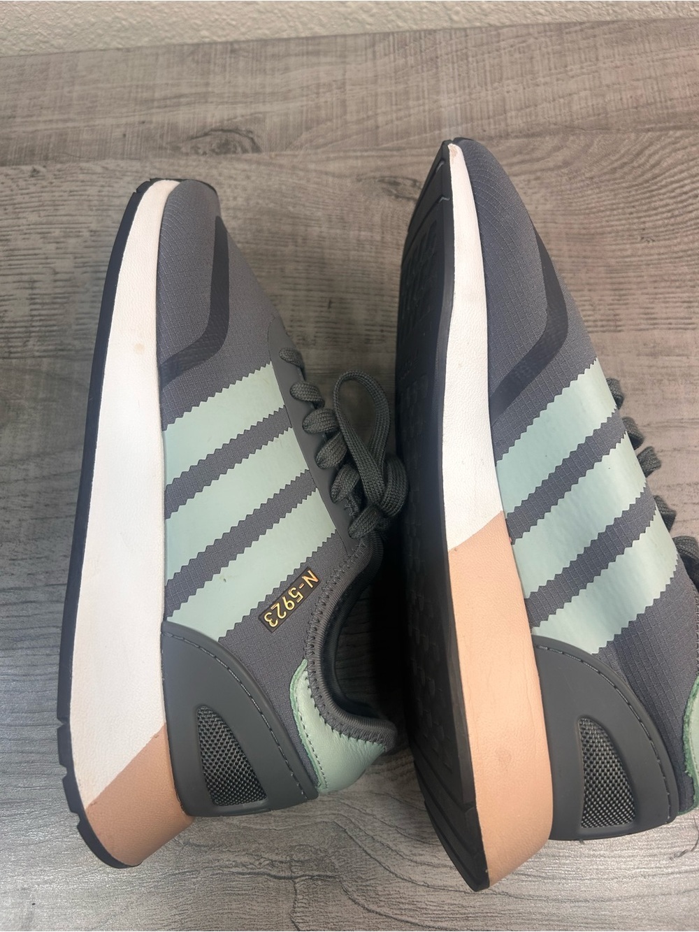Adidas Gray & Mint Women's Running Sneakers Athletic Shoes Size 8 - Picture 4 of 12